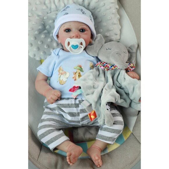 🆕 Brand New - 17-Inch Realistic Newborn Boy Soft Cloth Body Reborn Baby Doll - Picture 2 of 8